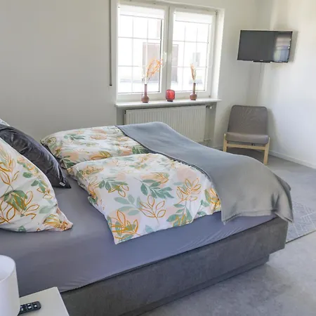 Leni Apartment *